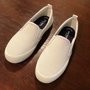 Sperry Top-Sider: Women’s Crest Twin Gore Perforated Sneakers - US Size 9